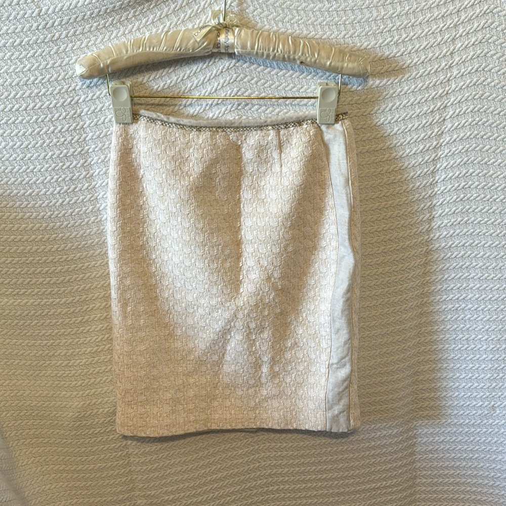Elie Tahari size 2 women’s pencil tweed  skirt cream colored excellent condition